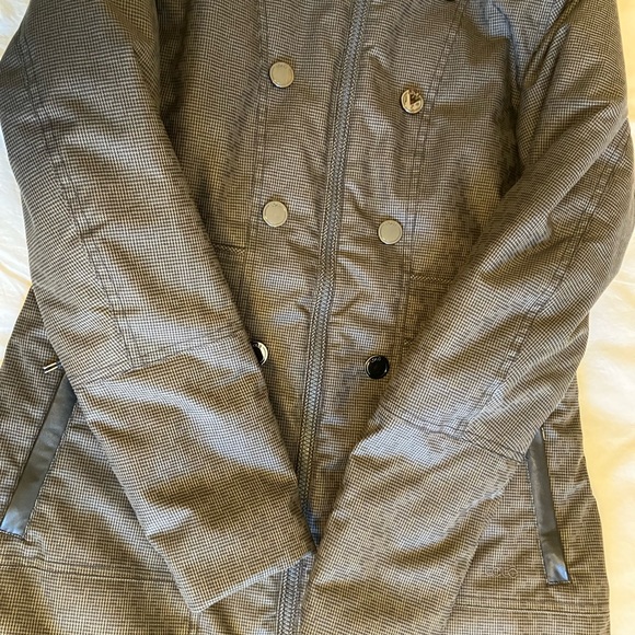 LOLE Women’s Winter Jacket - Picture 9 of 16